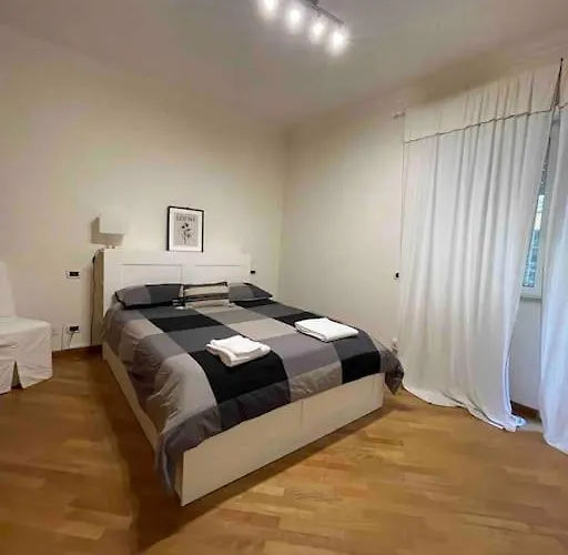 Cozy Flat Piazza Vescovio Apartment