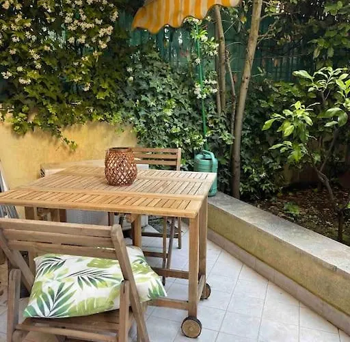 Cozy Flat Piazza Vescovio Apartment *